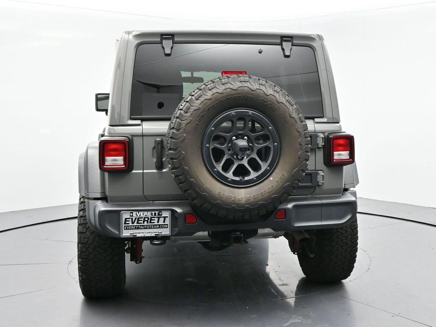 Used 2023 Gray Jeep High Tide image 6