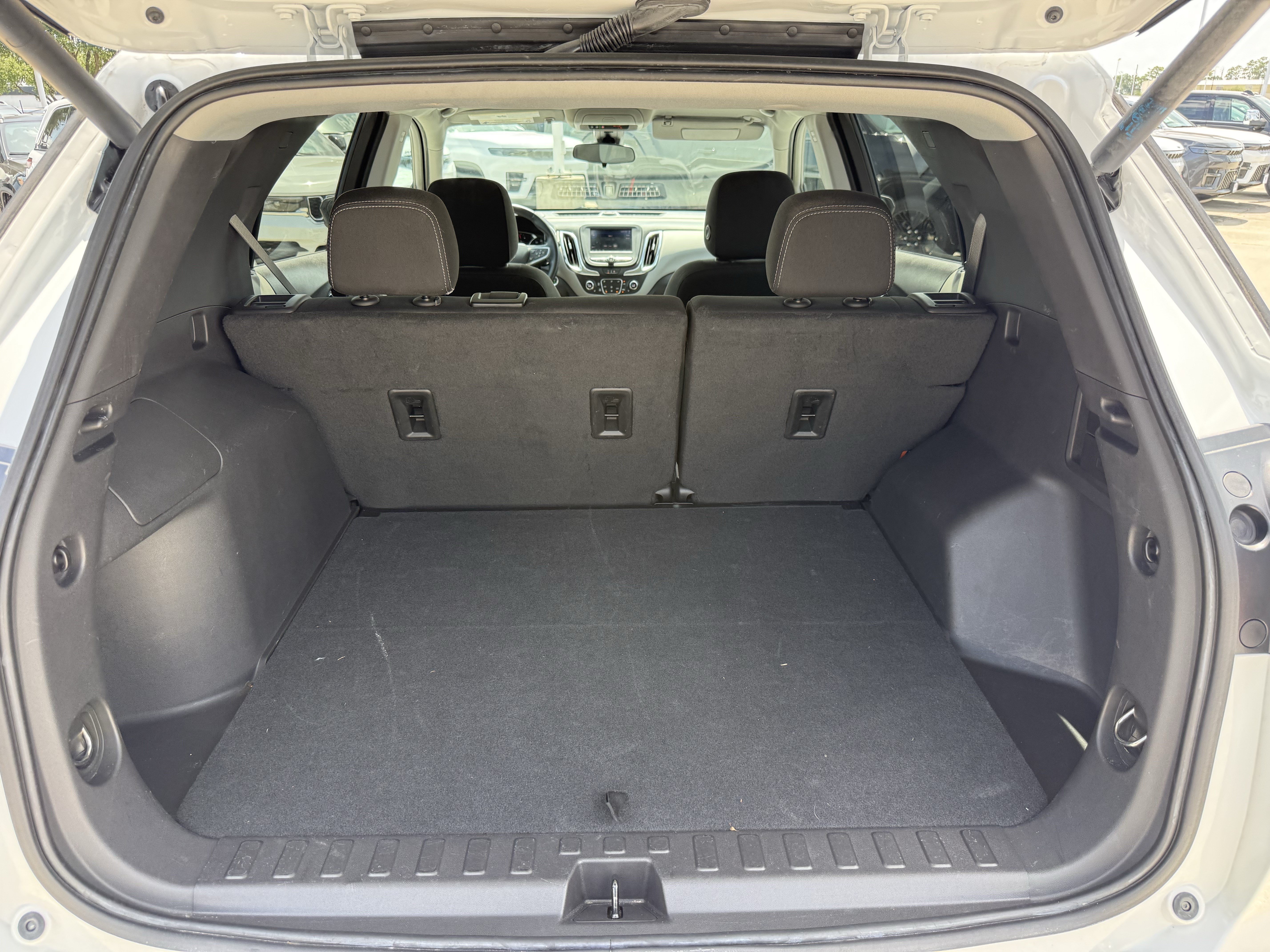 Used 2024 Summit White Chevrolet LT image 28