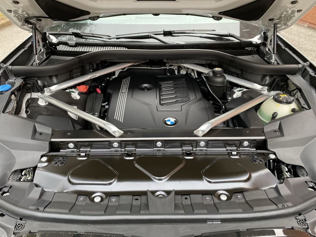 Used 2020 White BMW xDrive40i image 53