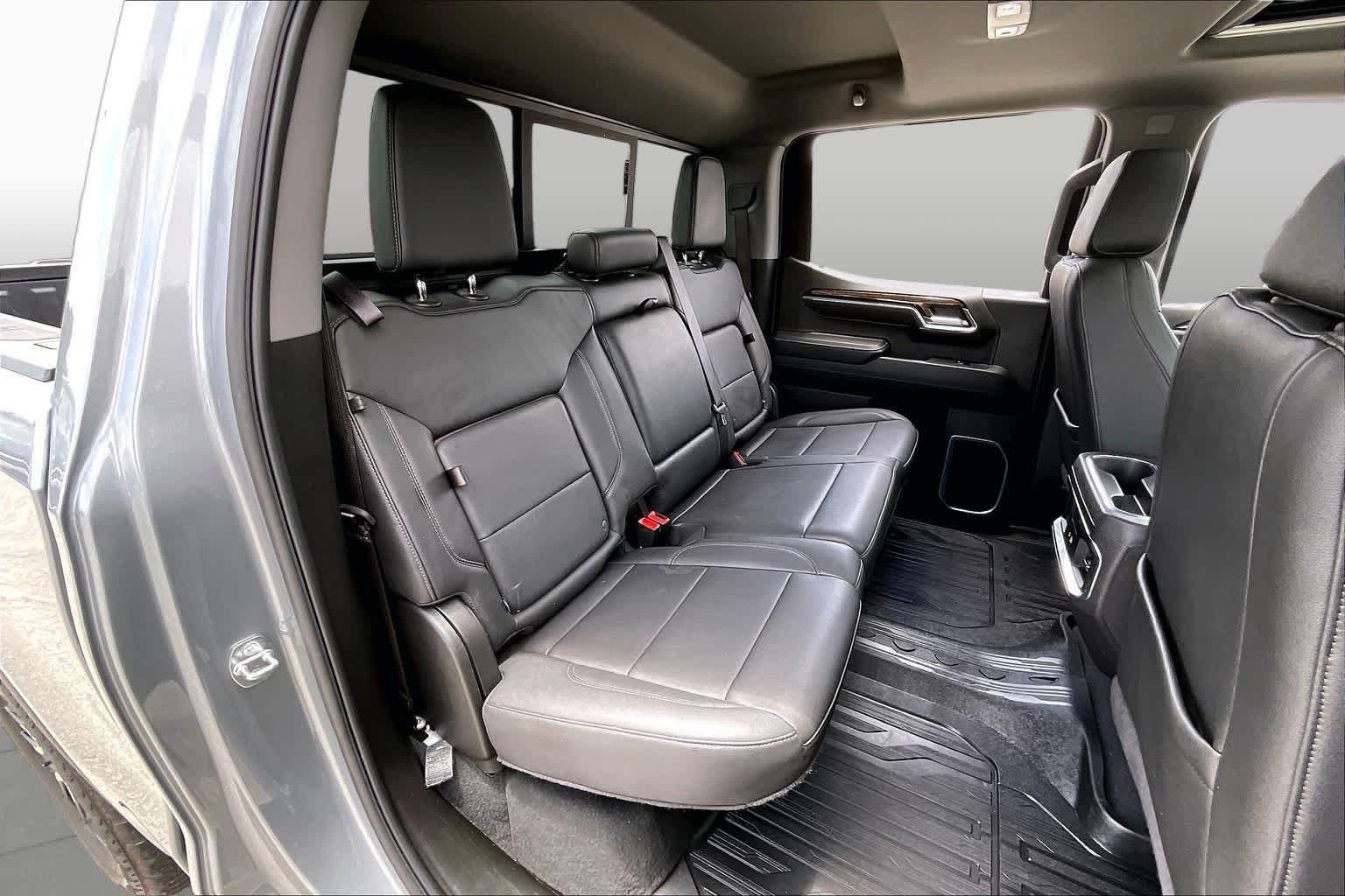 Used 2024 Sterling Metallic GMC Elevation image 21