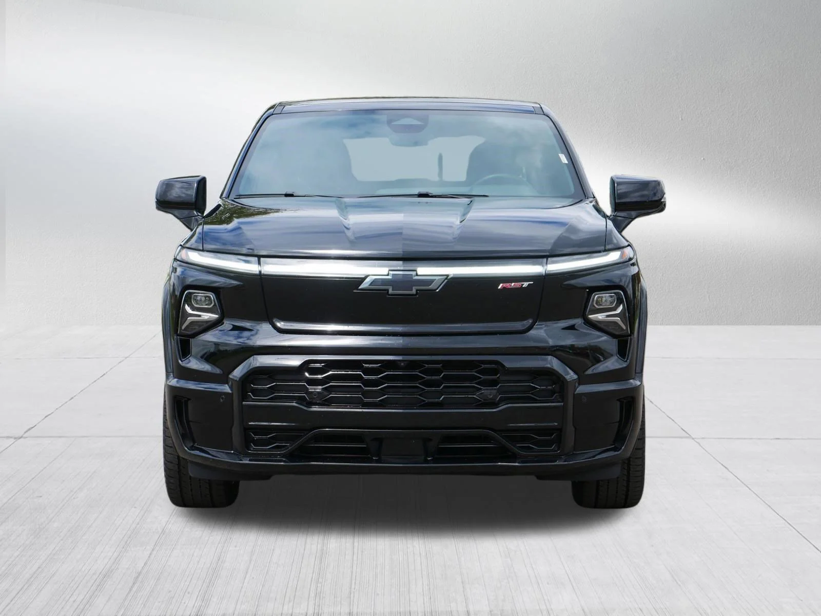 Used 2025 Chevrolet Silverado EV RST with VIN 1GC402EL5SU404391 for sale in Vadnais Heights, MN