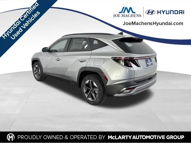 Used 2025 Silver Hyundai SEL Convenience image 9