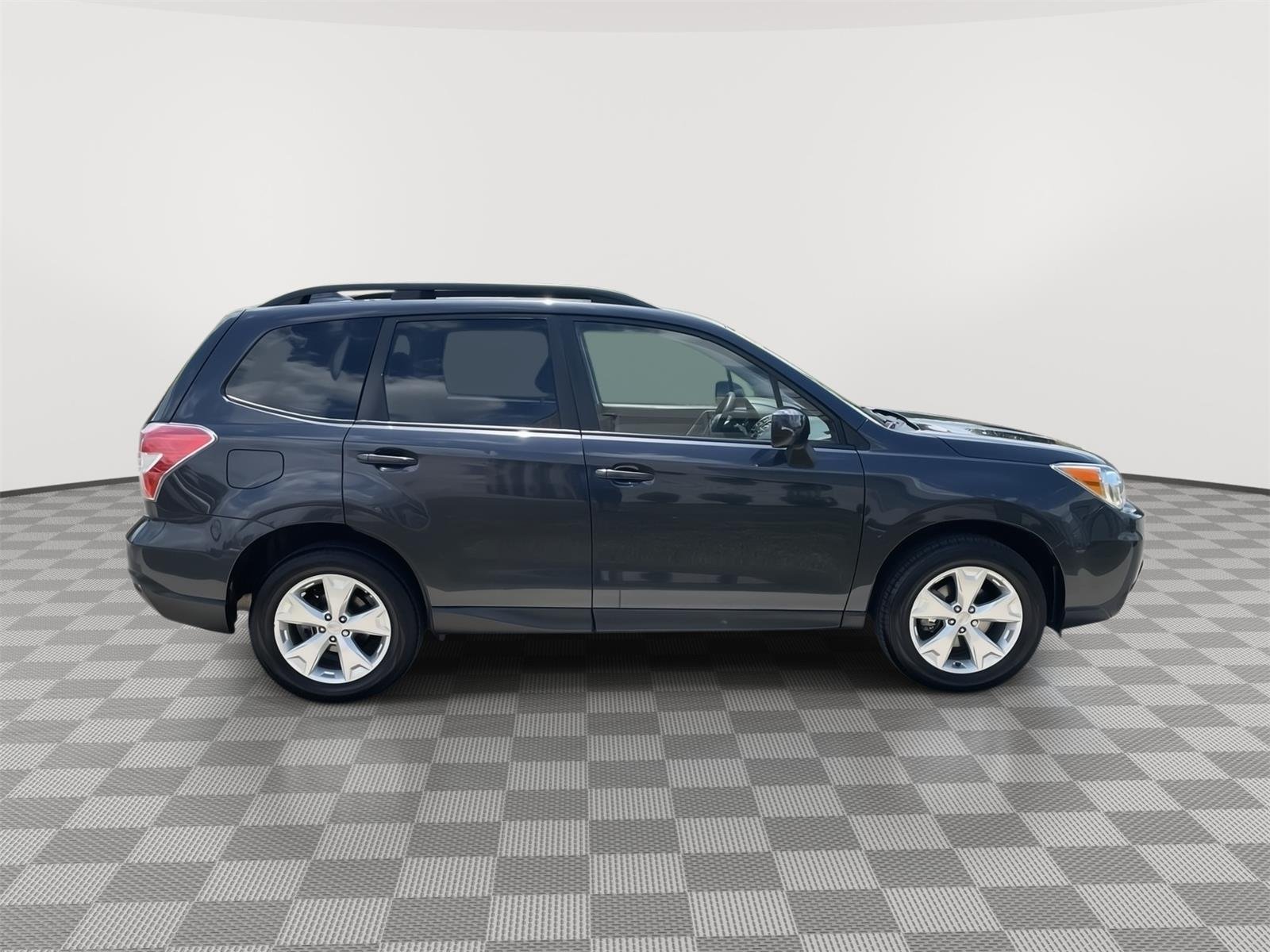 Used 2016 Dark Gray Metallic Subaru 2.5i Premium image 9