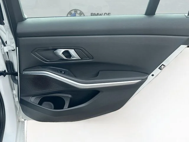 2024 BMW 3 Series 330i - Photo 30