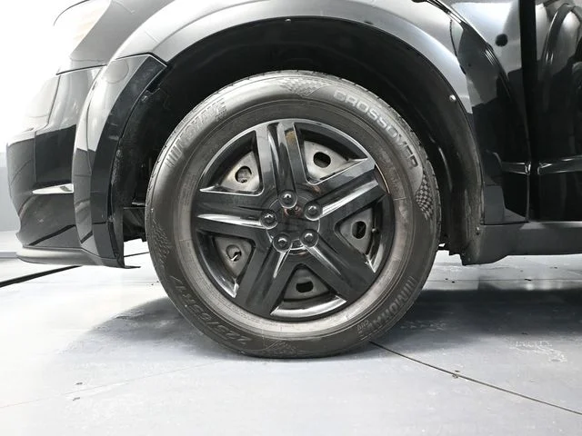 Used 2019 Black Dodge SE image 15