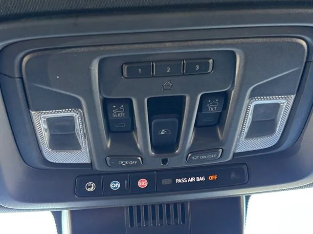Used 2025 Black GMC AT4 image 31