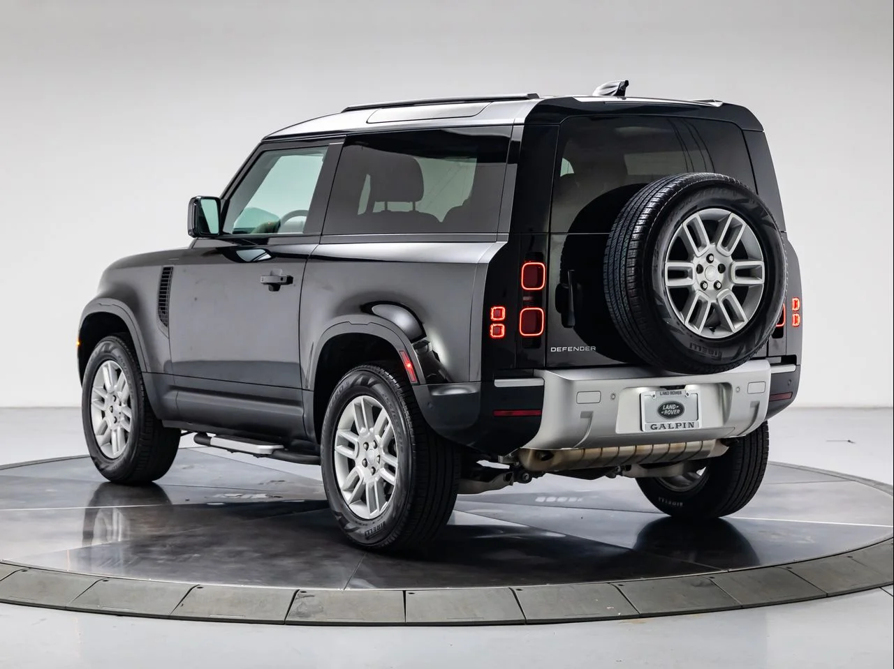 Used 2023 Santorini Black Metallic Land Rover 90 S image 3