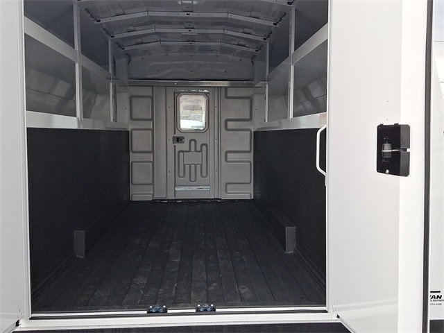 New 2025 Summit White GMC 1WT image 19