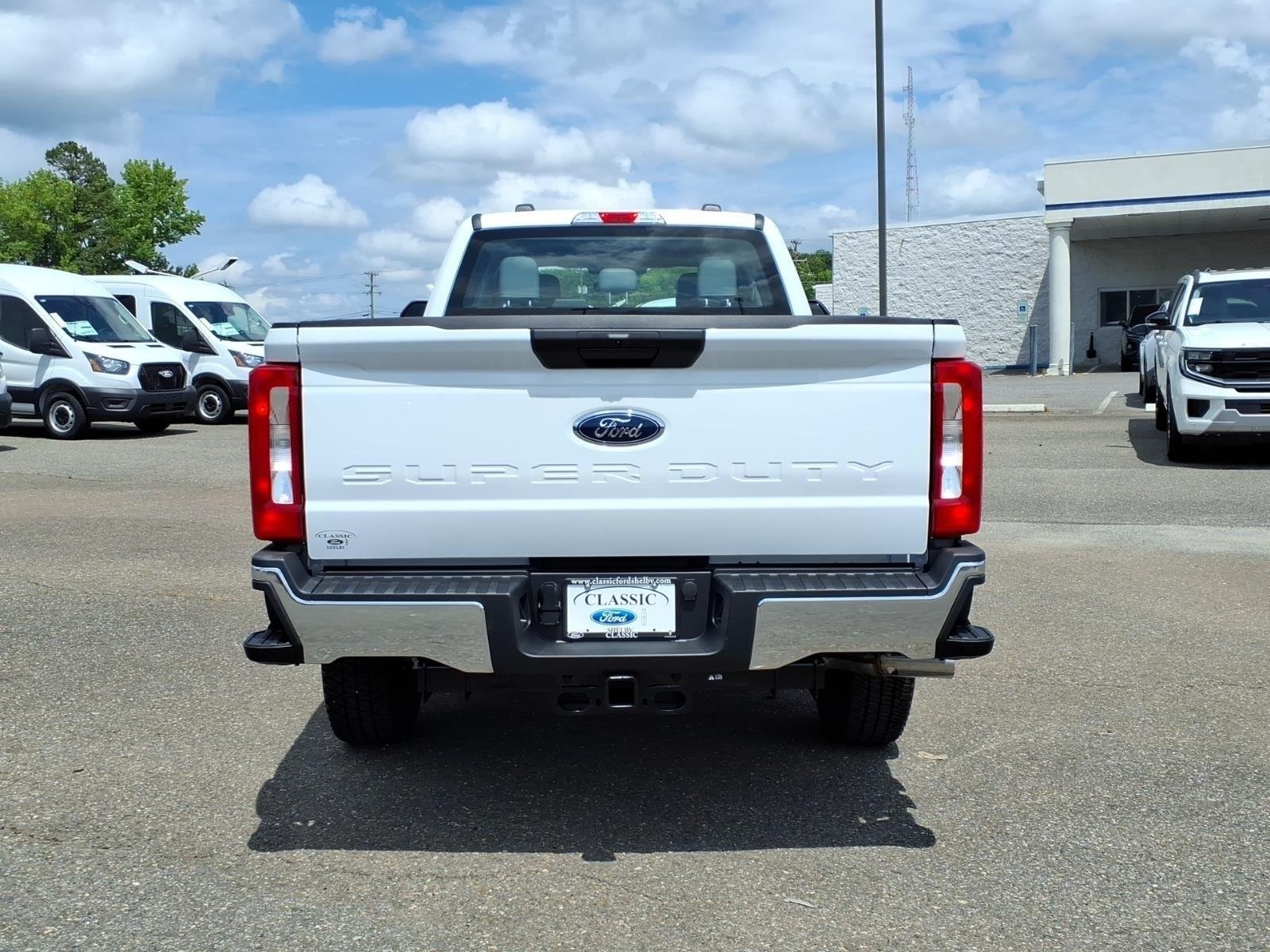 New 2026 Oxford White Ford F-350® XL image 10