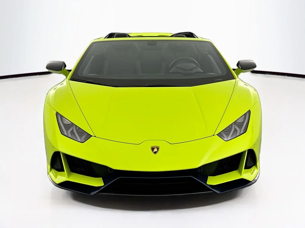 Used 2020  Lamborghini  image 2