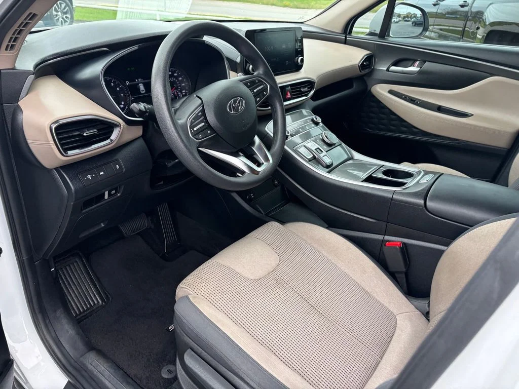 Used 2022 Gray Hyundai SE image 8