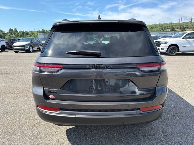 New 2026 Baltic Gray Metallic Clear-Coat Exterior Paint Jeep Altitude image 6