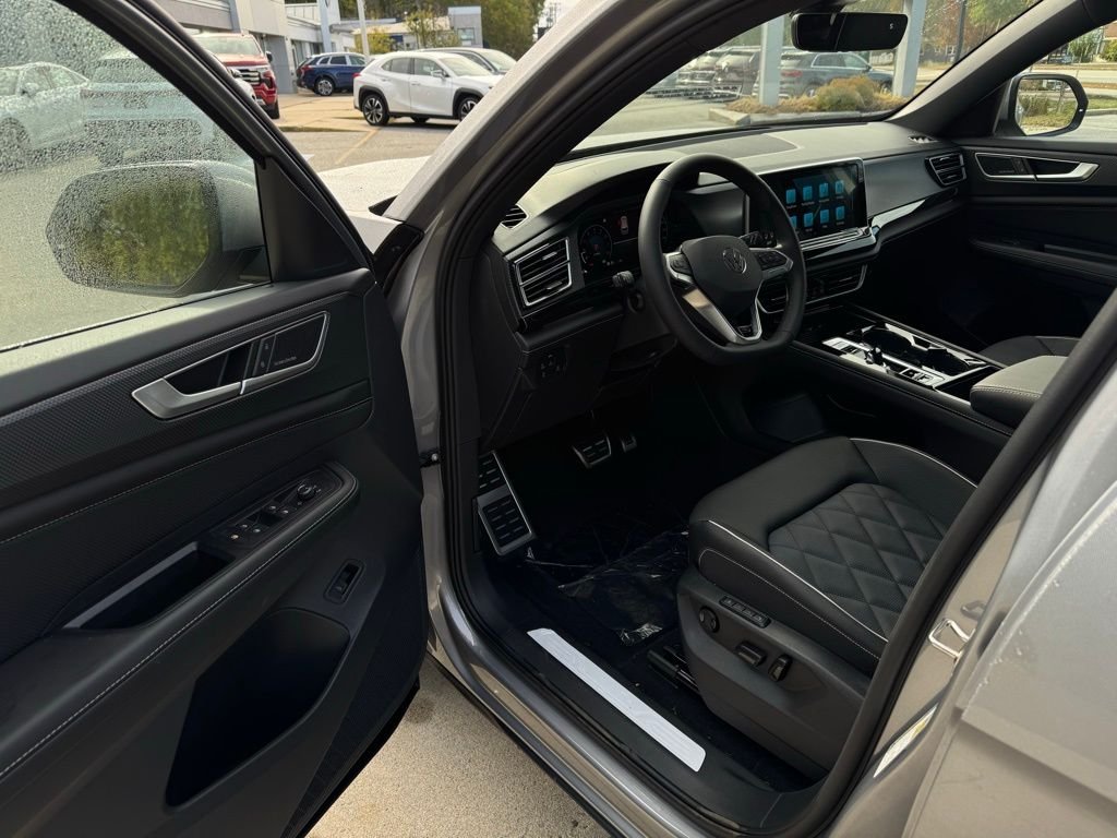 2026 Volkswagen Atlas Cross Sport SEL Premium R-LINE - Photo 17