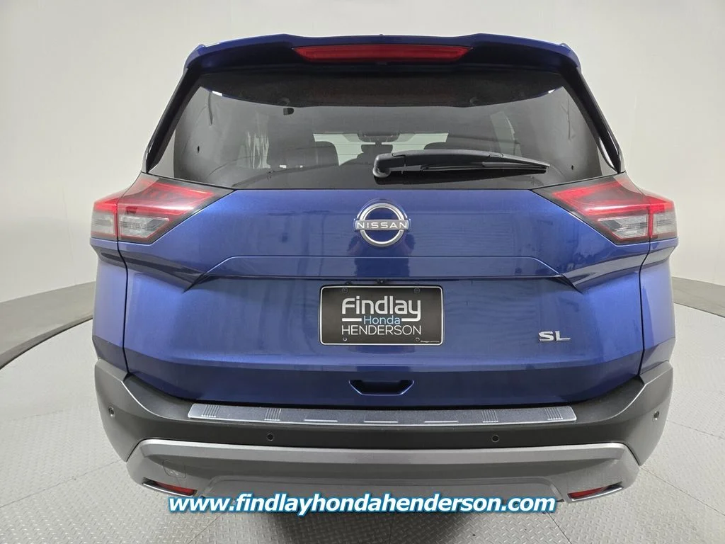 Used 2022 Caspian Blue Metallic Nissan SL image 5