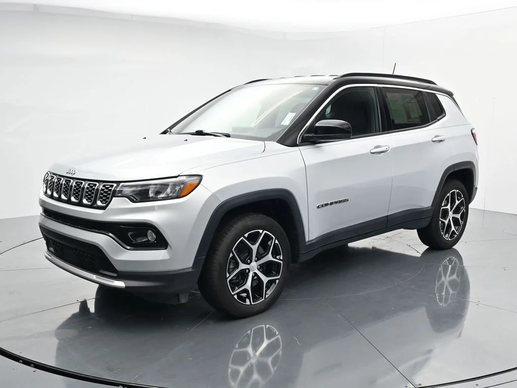 Used 2024 Silver Jeep Limited image 4