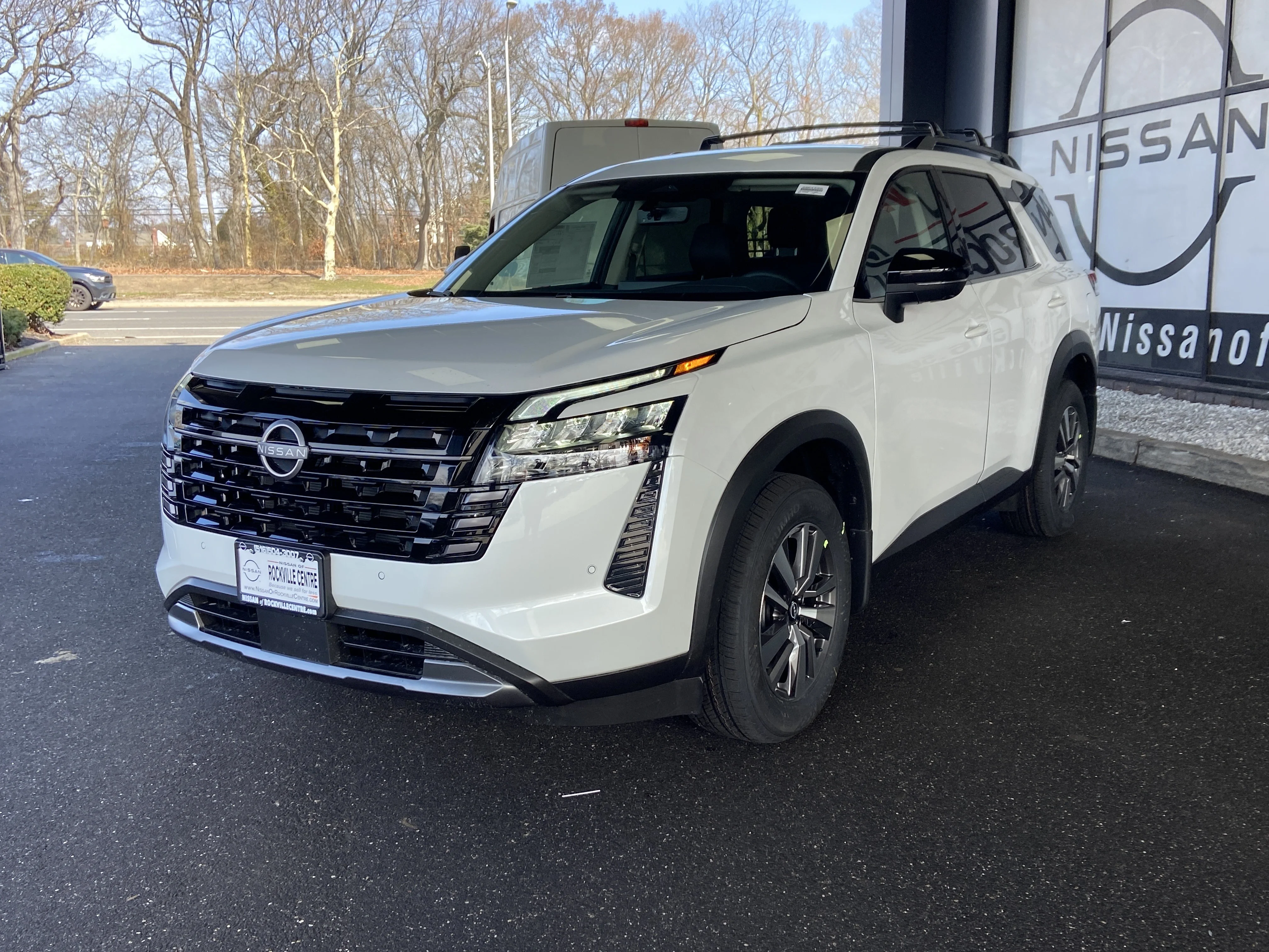 New 2026 Everest White Pearl Tricoat Nissan SL image 7
