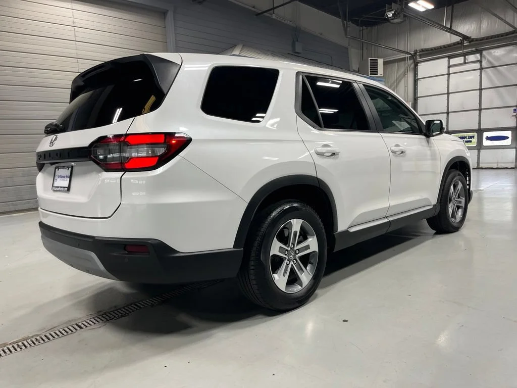 2025 Honda Pilot EX-L - Photo 46