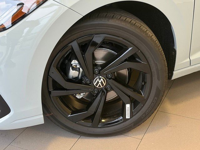 New 2027 Monument Gray Volkswagen 1.5T SE image 4