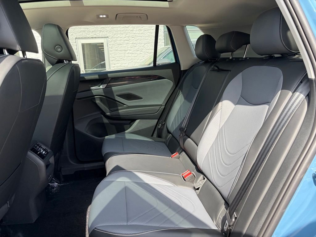 New 2026 Monterey Blue Pearl Volkswagen 2.0T SE image 23