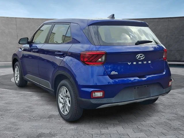 Used 2022 Blue Hyundai SE image 8