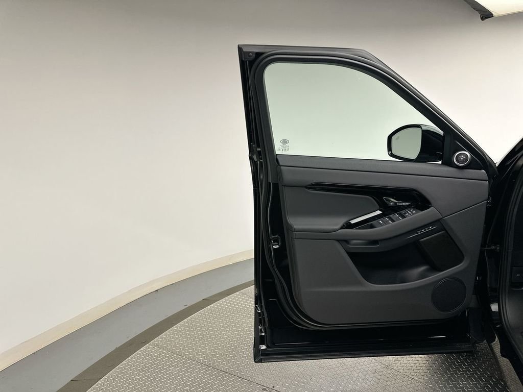 Used 2026 Santorini Black Metallic Land Rover S image 9
