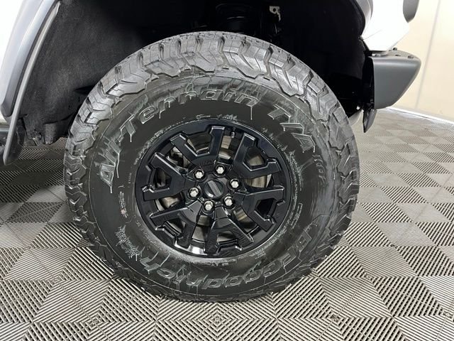 Used 2023 White Ford Raptor image 9