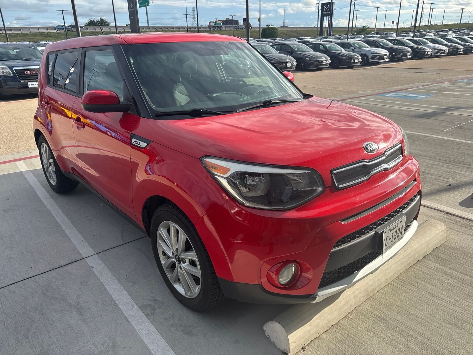 Used 2018 Inferno Red Kia Plus image 3