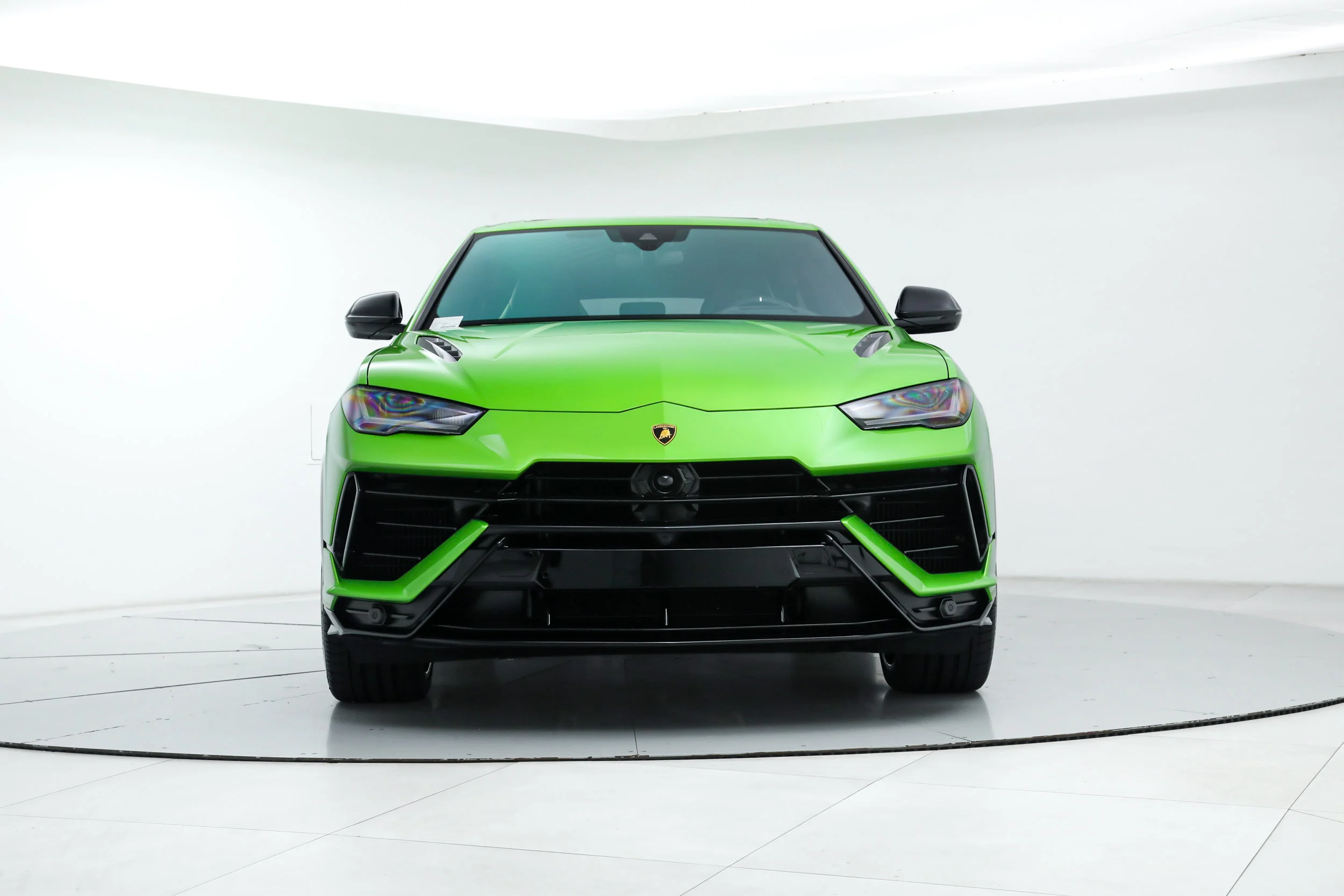 Used 2024 Green Lamborghini S image 8