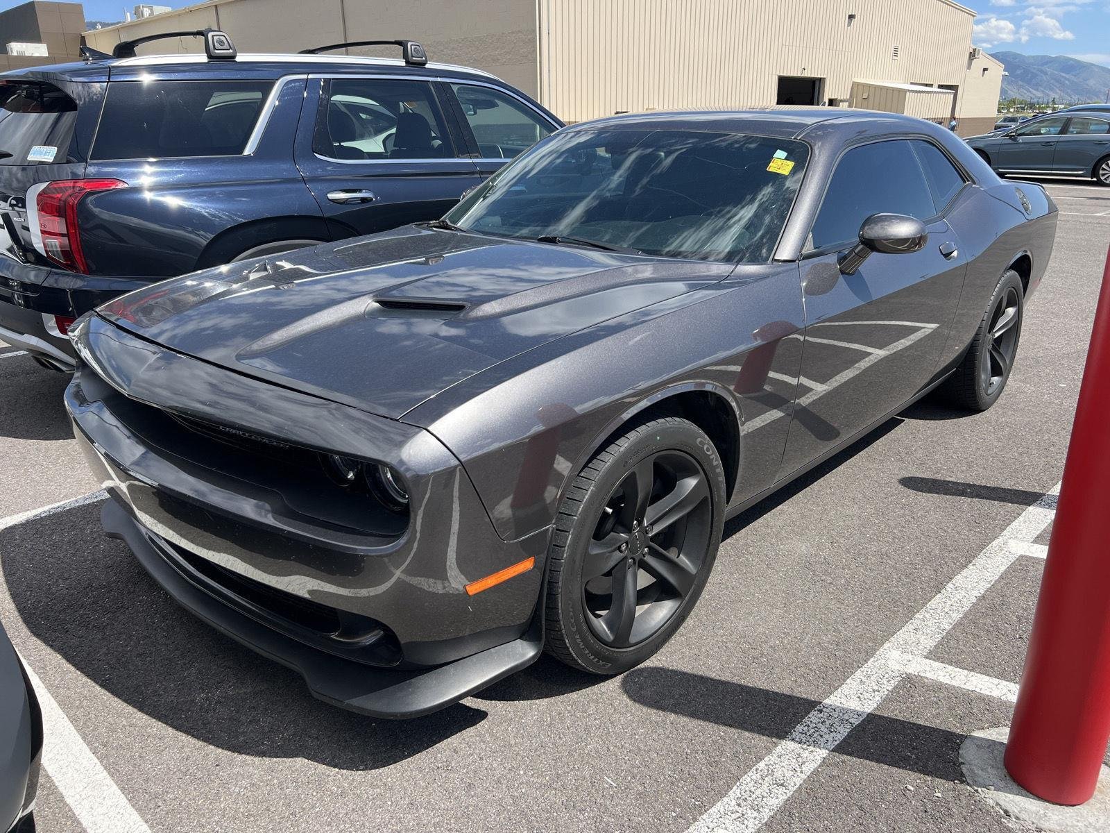 2016 Dodge Challenger SXT's photo