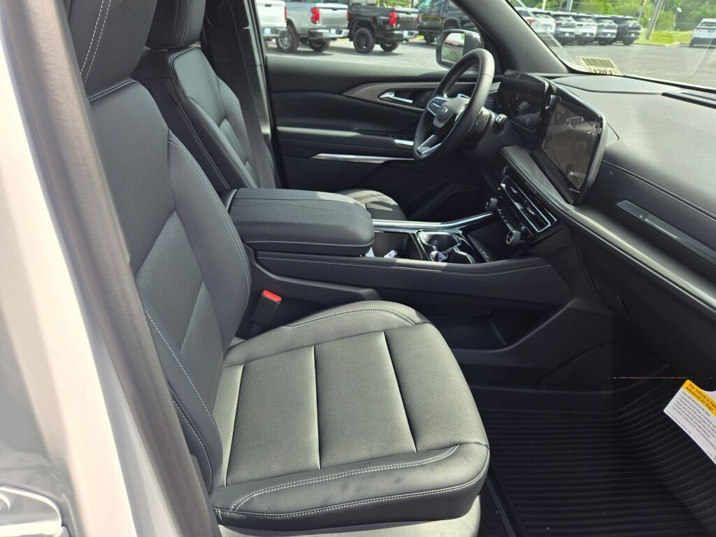 New 2026 Summit White Chevrolet LT image 4