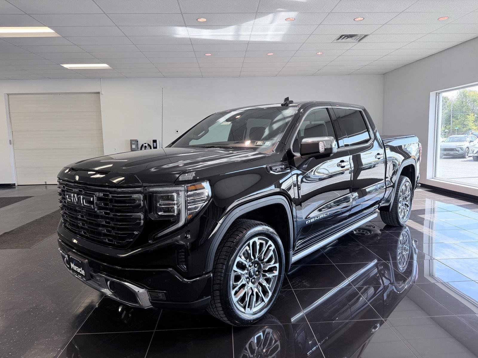 Used 2025 Onyx Black GMC Denali Ultimate image 2