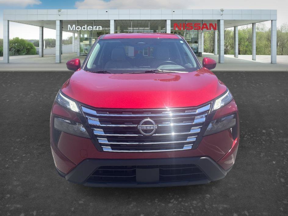 Used 2025 Scarlet Ember Tintcoat Nissan SV image 8