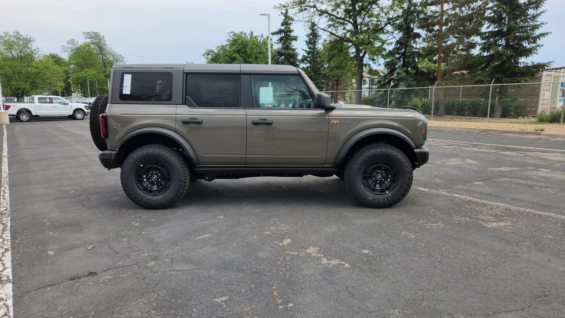 New 2026 Marsh Gray Ford Badlands image 16
