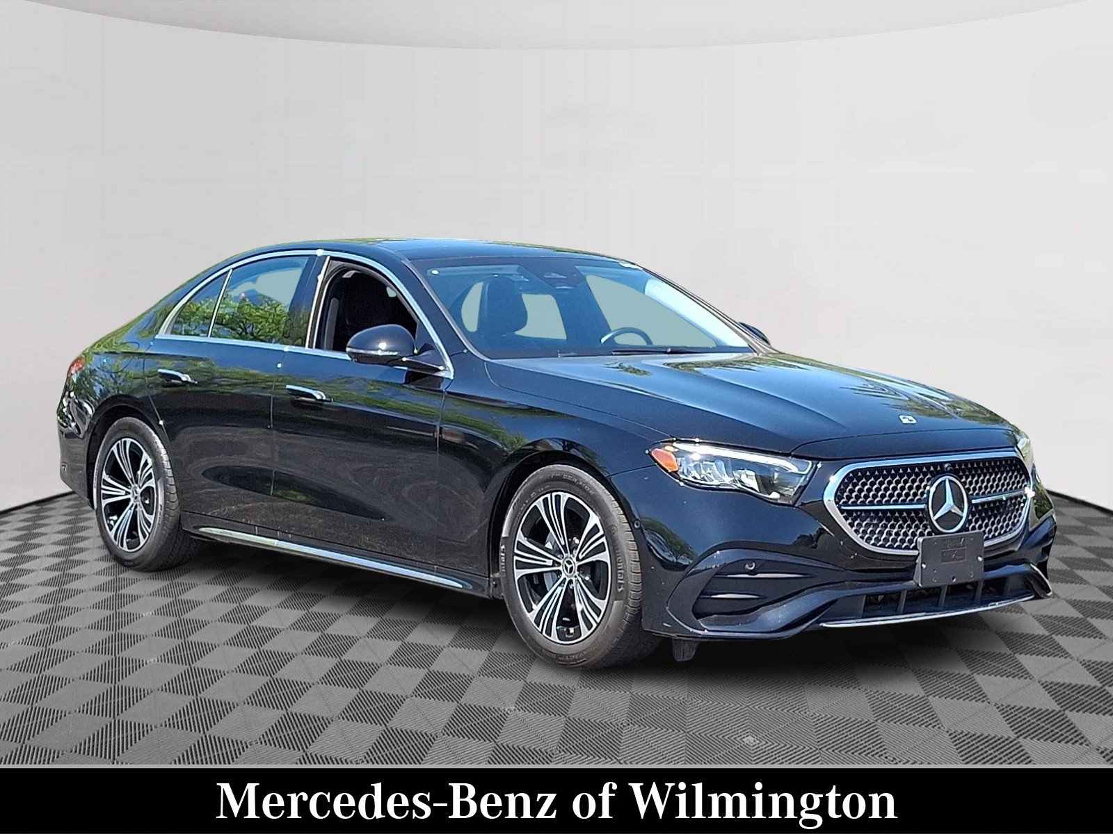 2025 Mercedes-Benz E-Class E350 4MATIC's photo
