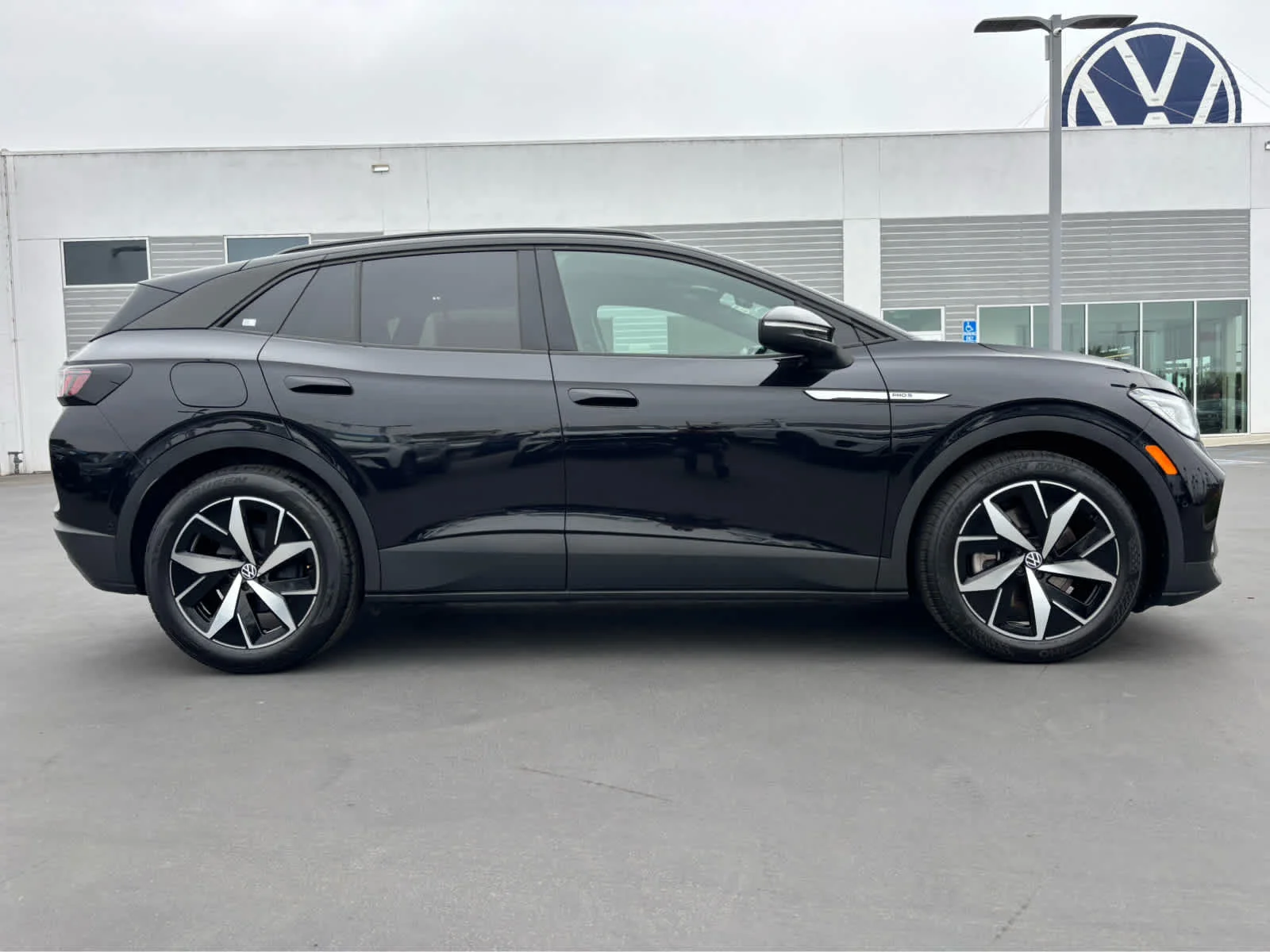 Certified 2023 Volkswagen ID.4 PRO S with VIN 1V2FMPE81PC008976 for sale in Ventura, CA