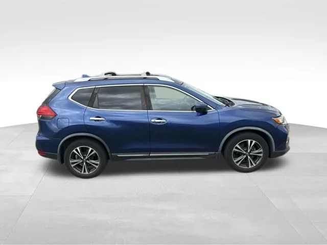 Used 2017 Blue Nissan SL image 2