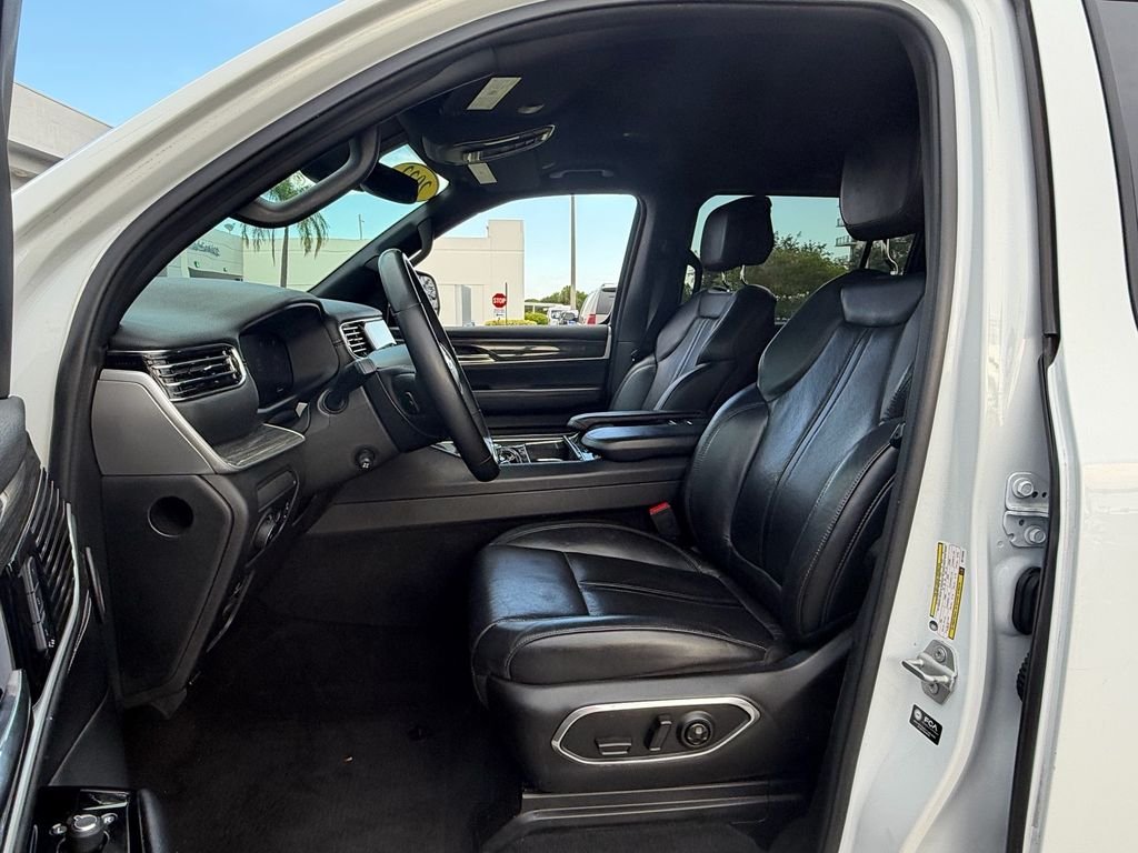 Used 2022 White Jeep Series II image 9
