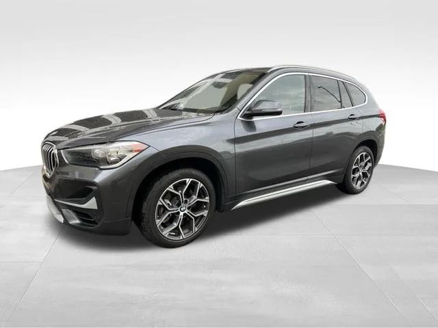 Used 2022 Mineral Grey Metallic BMW sDrive28i image 1
