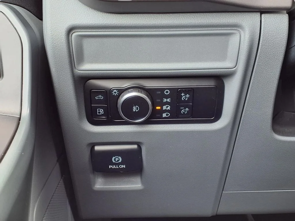 Used 2024 Gray Ford XLT image 17