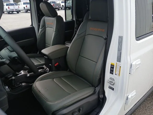 New 2026 Bright White Clear-Coat Exterior Paint Jeep Mojave X image 35
