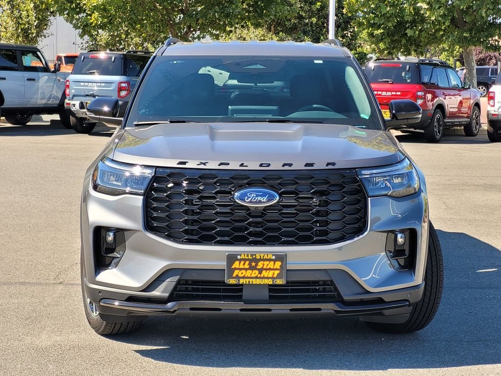 New 2026 Carbonized Gray Metallic Ford ST-Line image 2