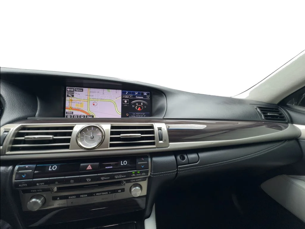 Used 2015 Black Lexus 460 image 46