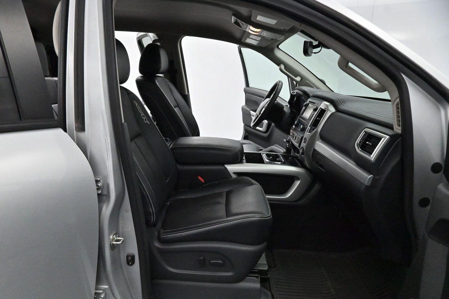 Used 2018 Brilliant Silver Nissan PRO-4X image 32