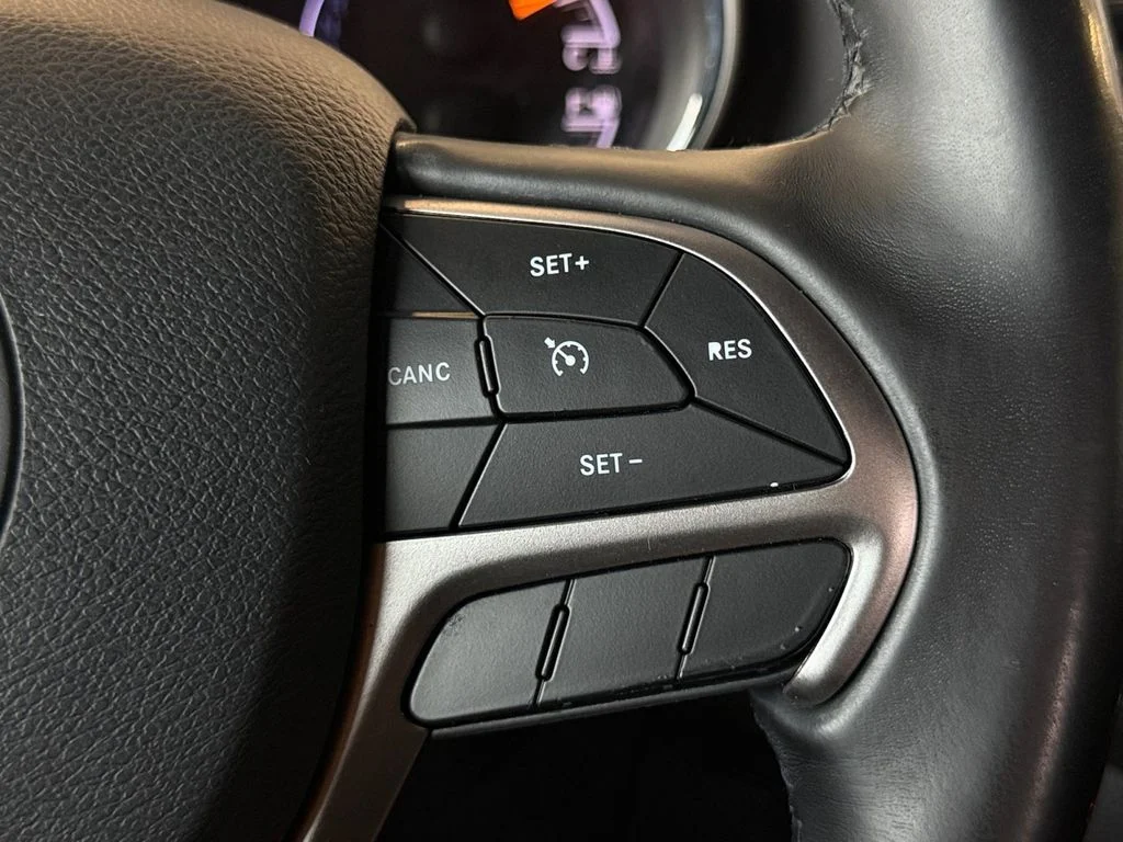 Used 2019 Gray Jeep Laredo E image 30