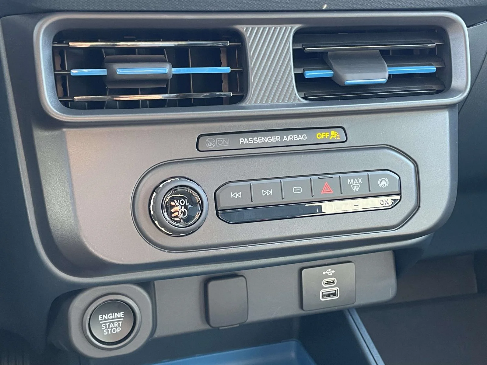 Used 2025 Desert Sand Ford XLT image 21