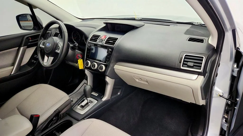 Used 2018 Ice Silver Metallic Subaru 2.5i Premium w/ All-Weather Package image 23