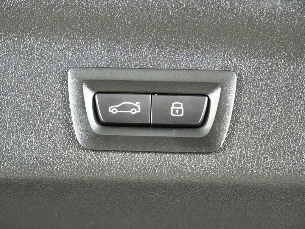 Used 2026 Space Silver Metallic BMW xDrive28i image 28