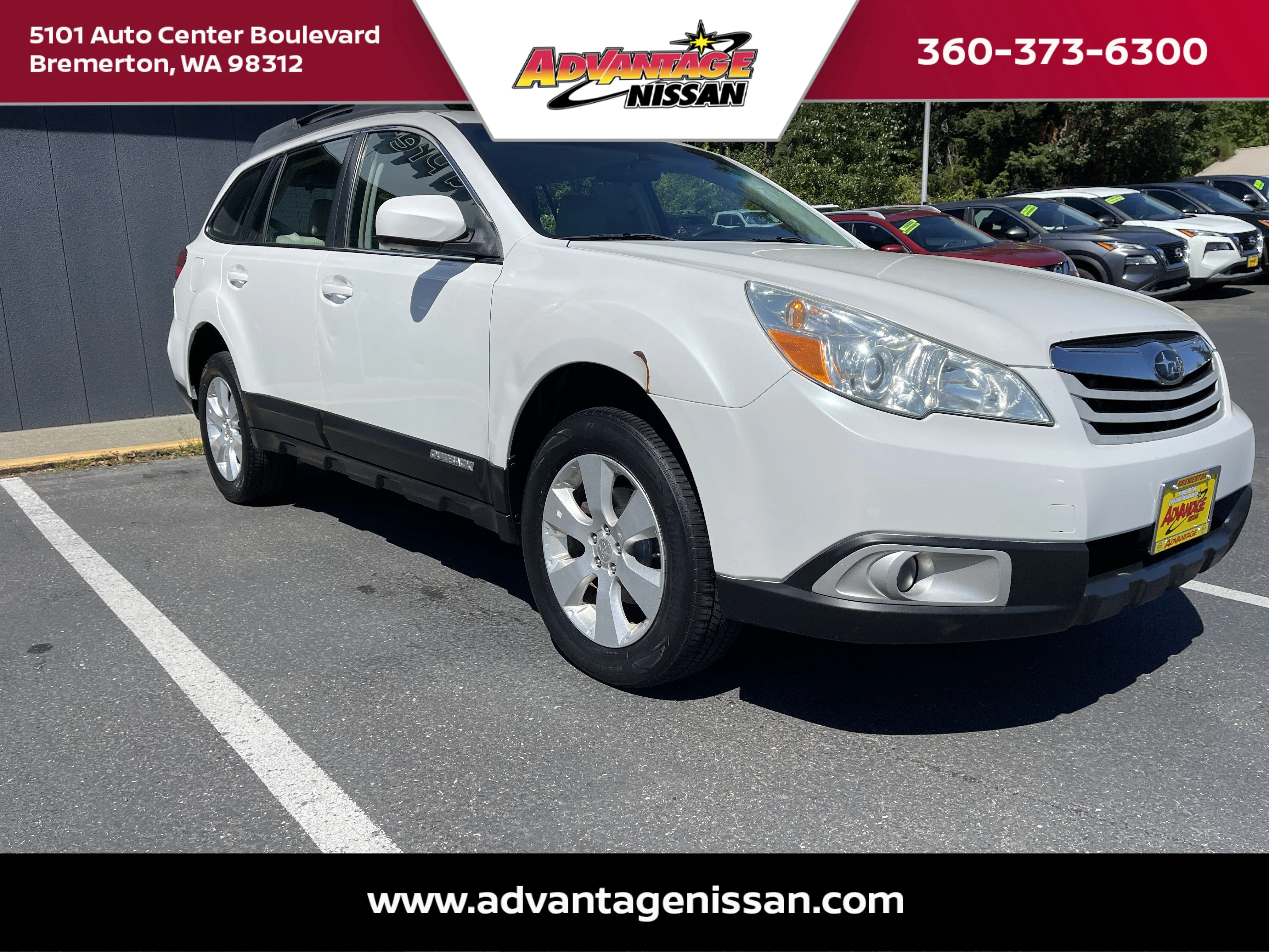 Used 2012 Satin White Pearl Subaru 2.5i image 8