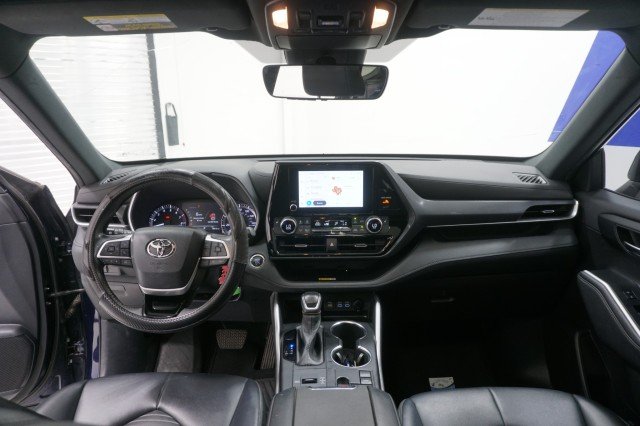 Used 2023  Toyota XSE image 28