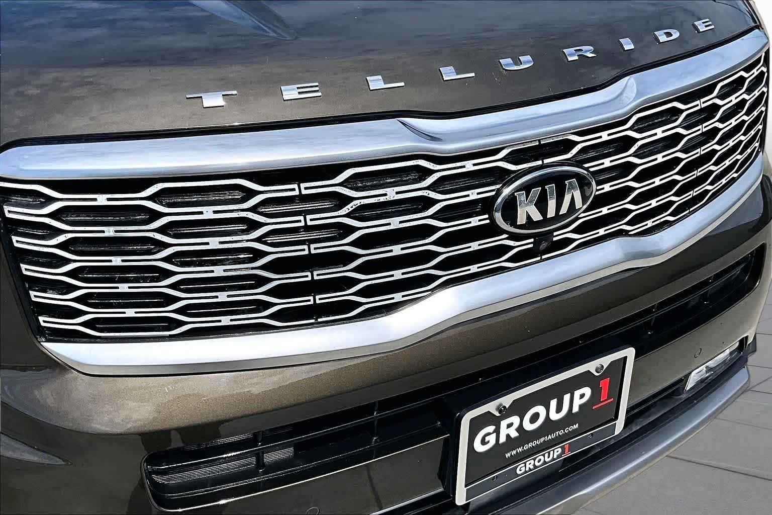 Used 2020 Dark Moss Kia SX image 28